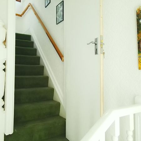 Service Accommodation 2 Bed Room Apartment In Newport South Wales Near Celtic Manor Icc Wales Newport (Gwent) Exterior foto