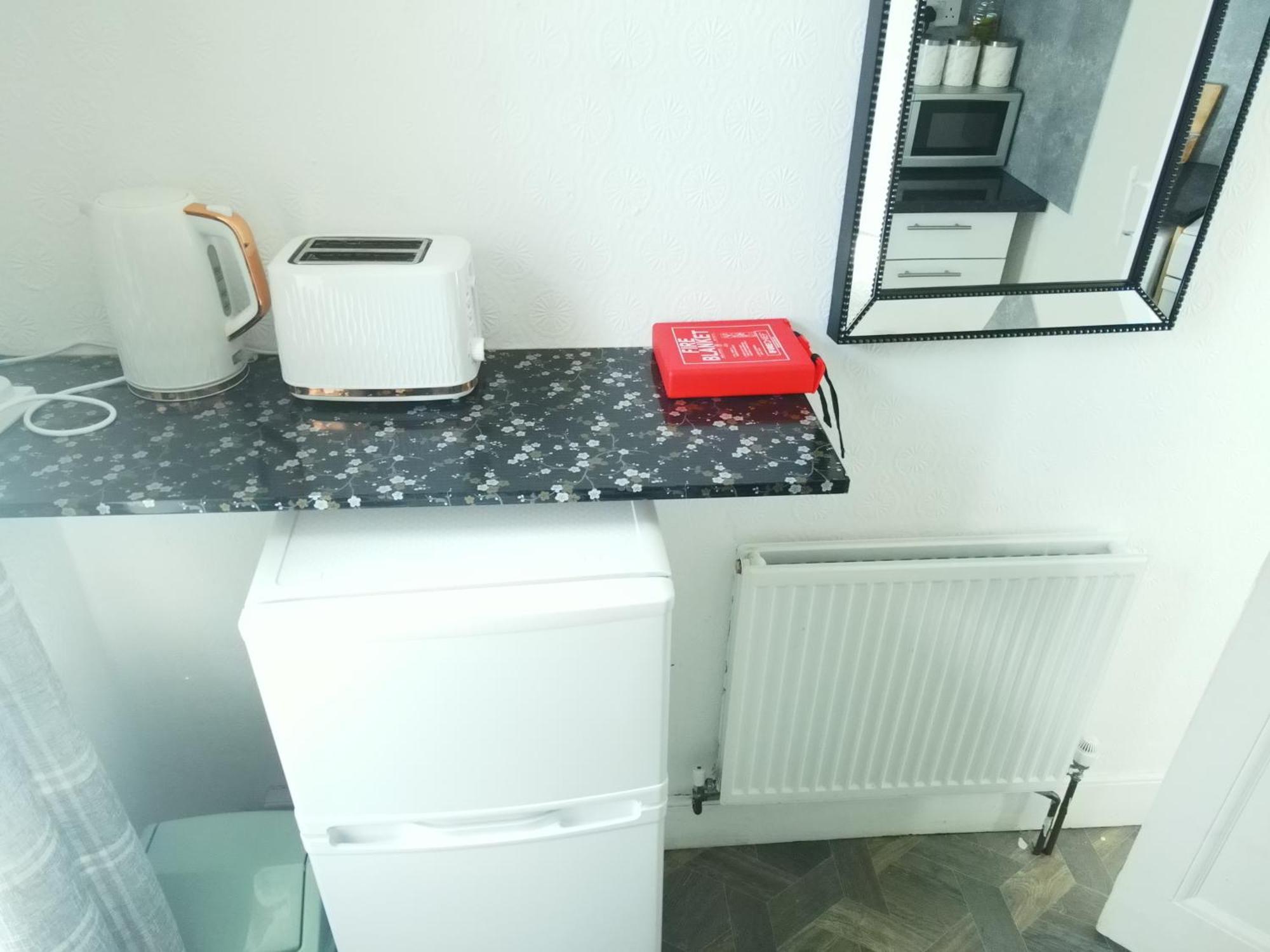 Service Accommodation 2 Bed Room Apartment In Newport South Wales Near Celtic Manor Icc Wales Newport (Gwent) Exterior foto
